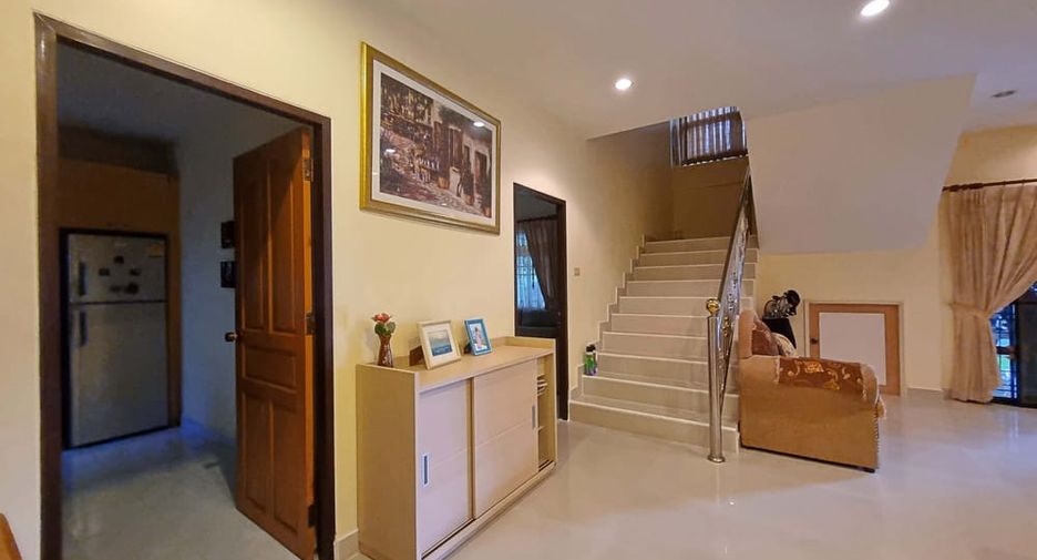 Haus zum Kauf mit 4 Zimmer in Bang Lamung, Chonburi