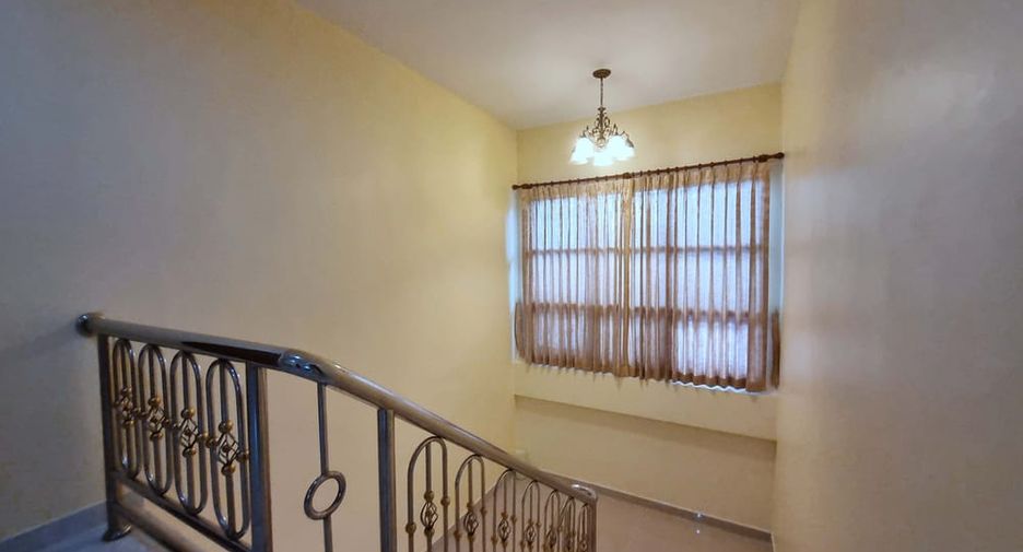 Haus zum Kauf mit 4 Zimmer in Bang Lamung, Chonburi
