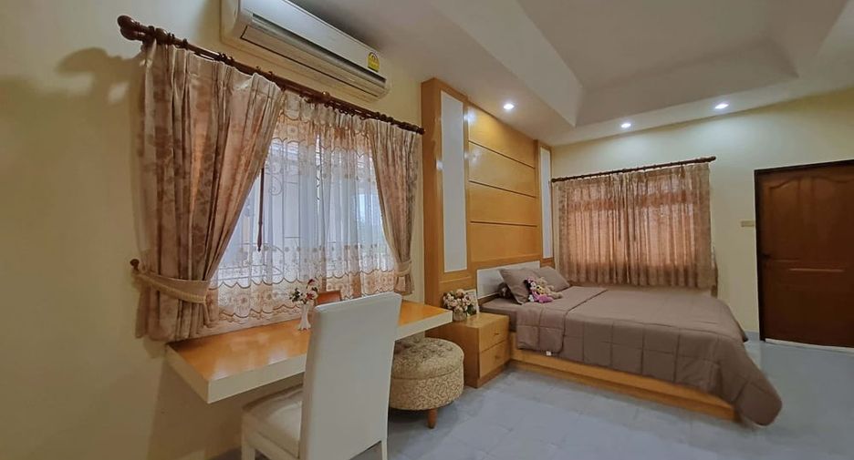 Haus zum Kauf mit 4 Zimmer in Bang Lamung, Chonburi