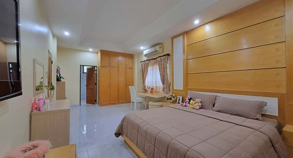 Haus zum Kauf mit 4 Zimmer in Bang Lamung, Chonburi