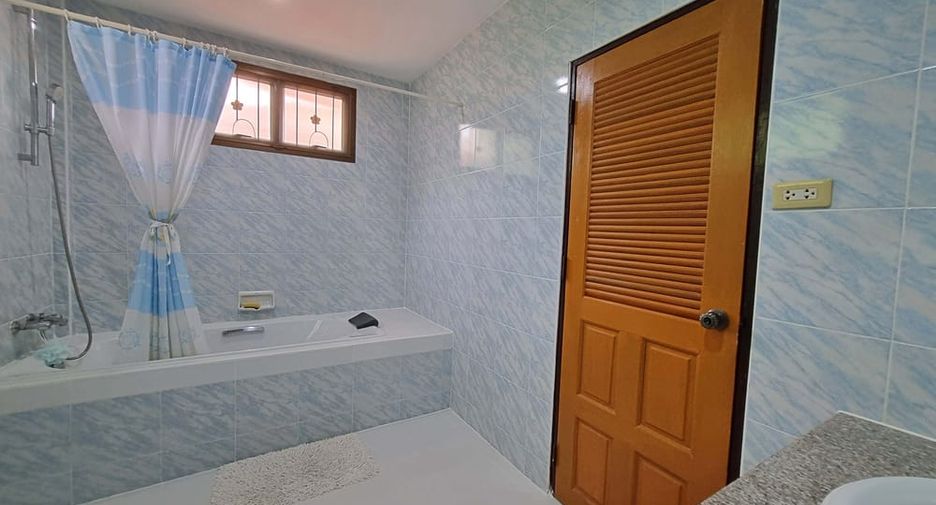 Haus zum Kauf mit 4 Zimmer in Bang Lamung, Chonburi