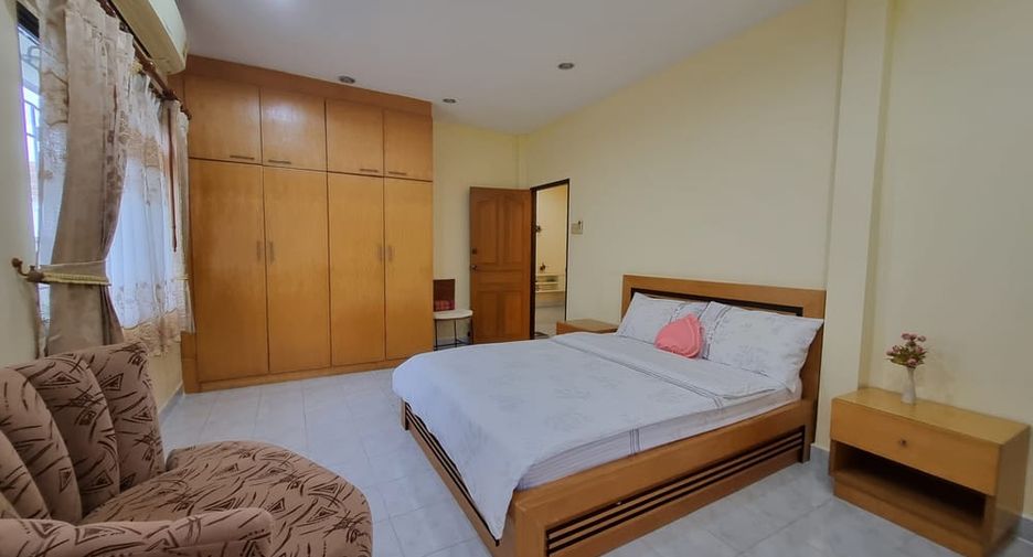 Haus zum Kauf mit 4 Zimmer in Bang Lamung, Chonburi