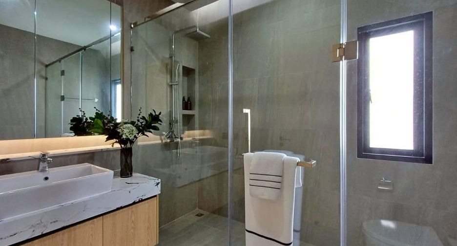 À vendre 4 chambres villa à Bang Lamung, Chonburi