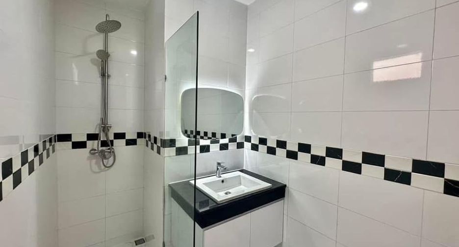 Villa zur Miete mit 4 Zimmer in Bang Lamung, Chonburi