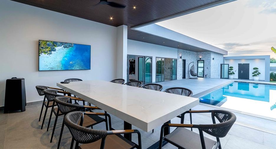 Villa en venta de 6 habitaciones en Bang Lamung, Chonburi