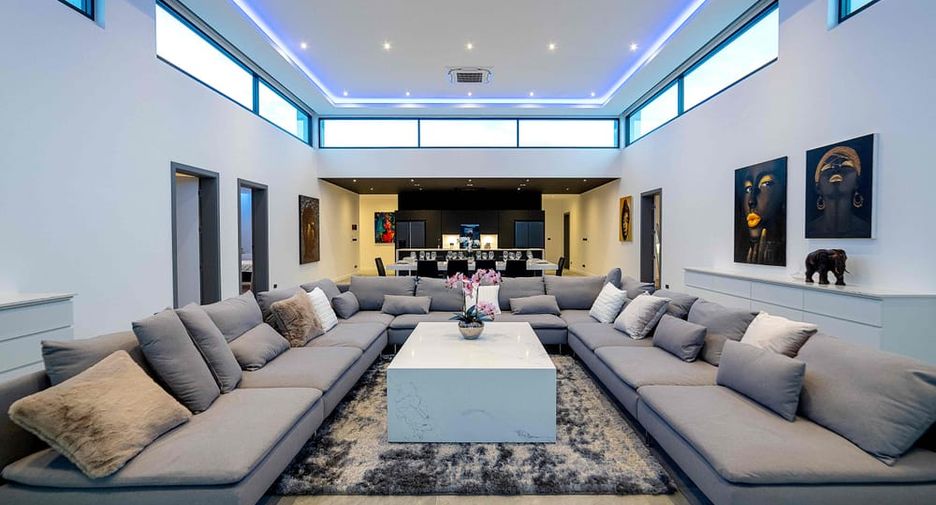 Villa en venta de 6 habitaciones en Bang Lamung, Chonburi