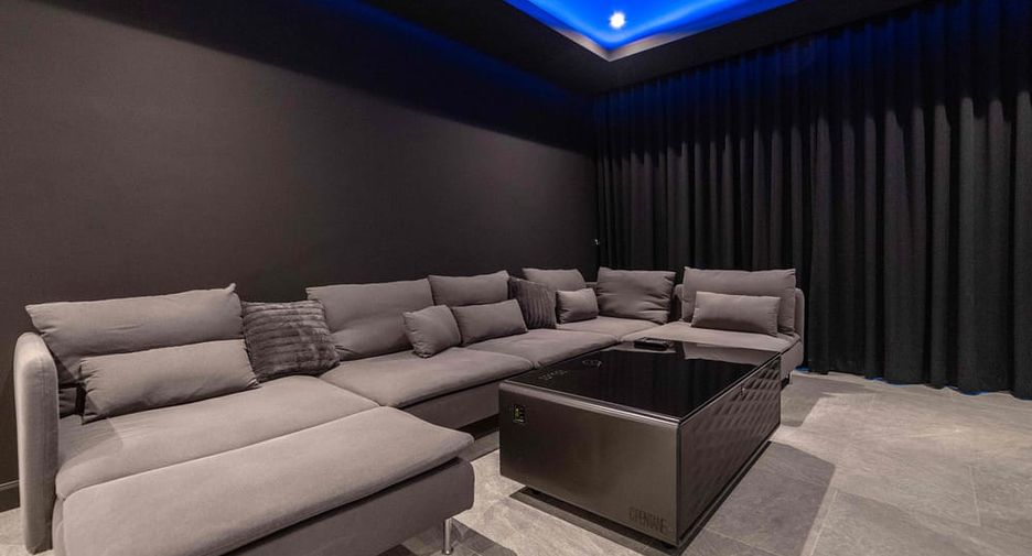 Villa en venta de 6 habitaciones en Bang Lamung, Chonburi