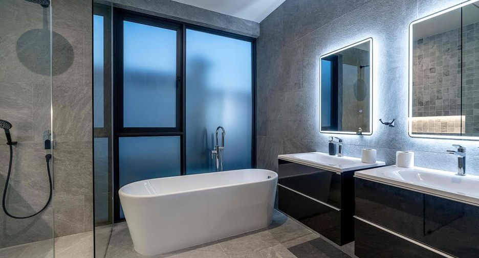 Villa en venta de 6 habitaciones en Bang Lamung, Chonburi