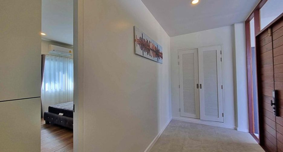For rent 4 bedrooms villa in Huay Yai, Pattaya