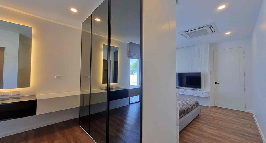 For rent 4 bedrooms villa in Huay Yai, Pattaya