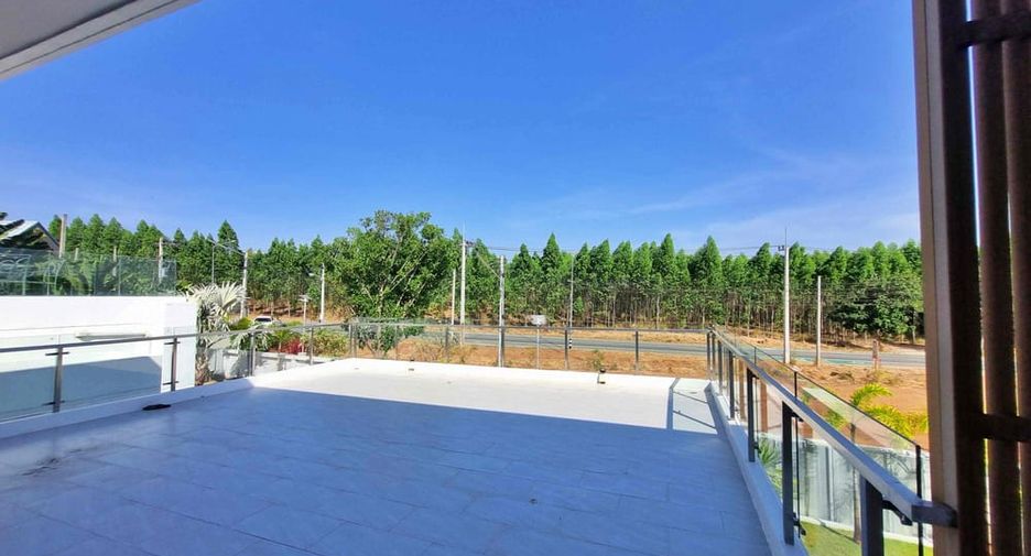 For rent 4 bedrooms villa in Huay Yai, Pattaya