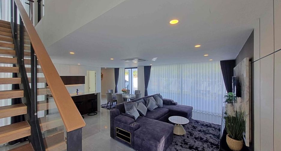 For rent 4 bedrooms villa in Huay Yai, Pattaya