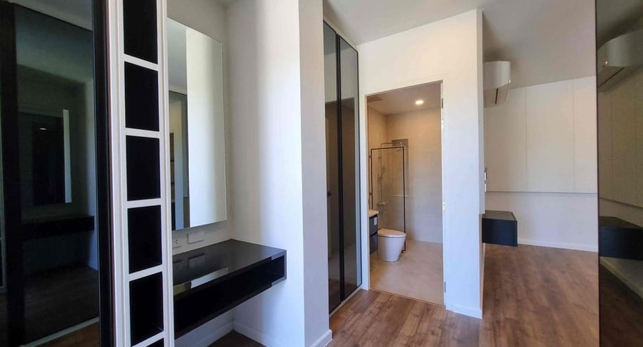 For rent 4 bedrooms villa in Huay Yai, Pattaya