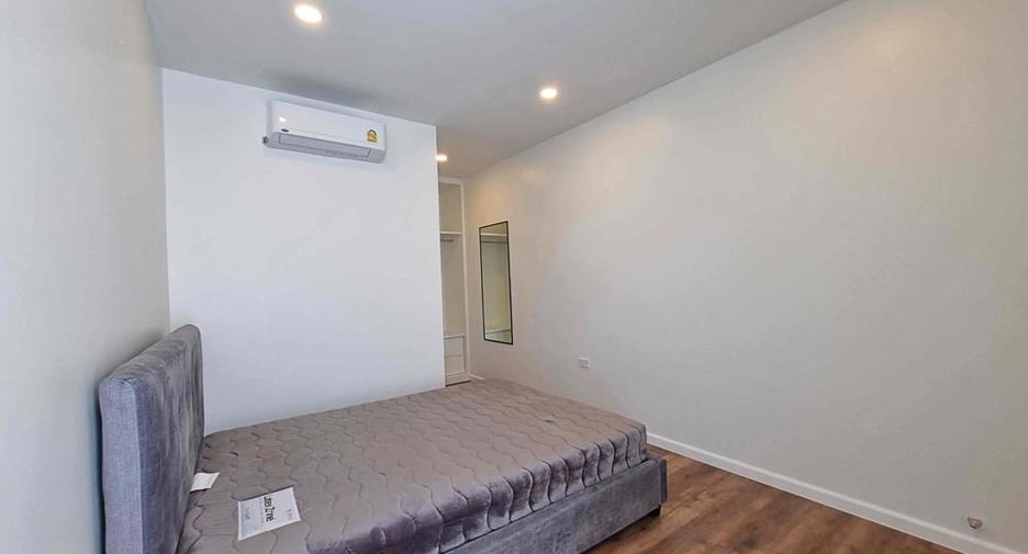 For rent 4 bedrooms villa in Huay Yai, Pattaya