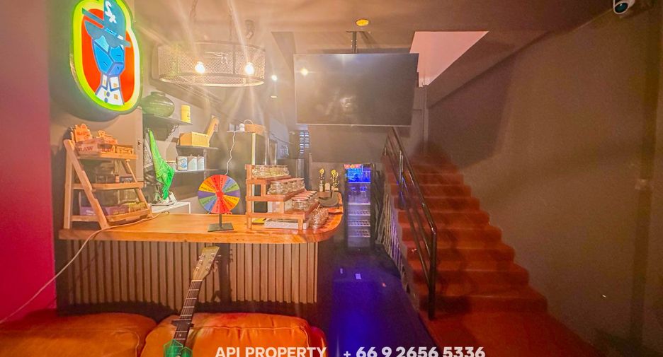 Local comercial en venta de 2 habitaciones en Bang Lamung, Chonburi