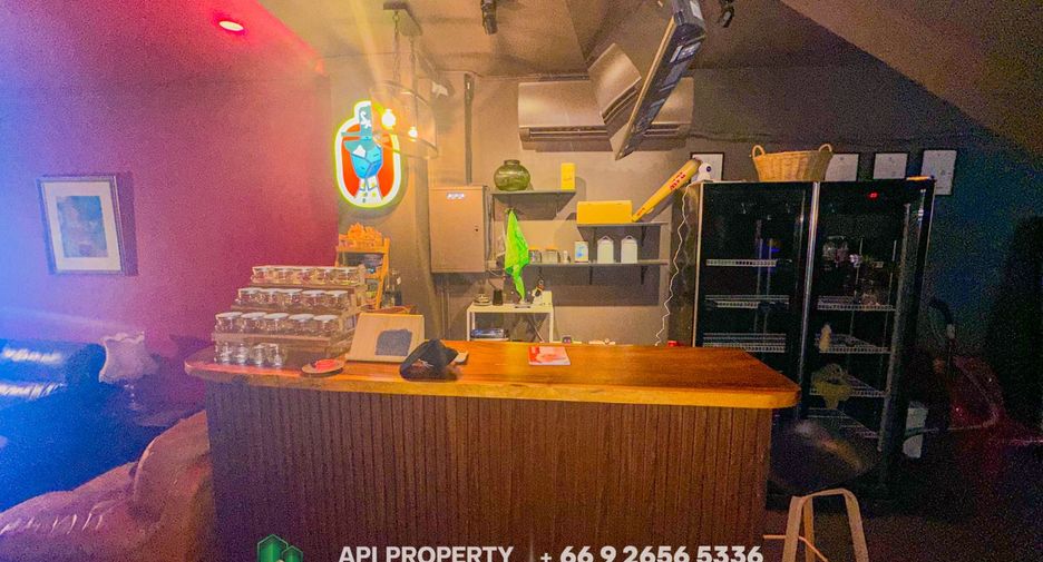 Local comercial en venta de 2 habitaciones en Bang Lamung, Chonburi
