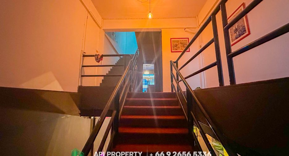 Local comercial en venta de 2 habitaciones en Bang Lamung, Chonburi