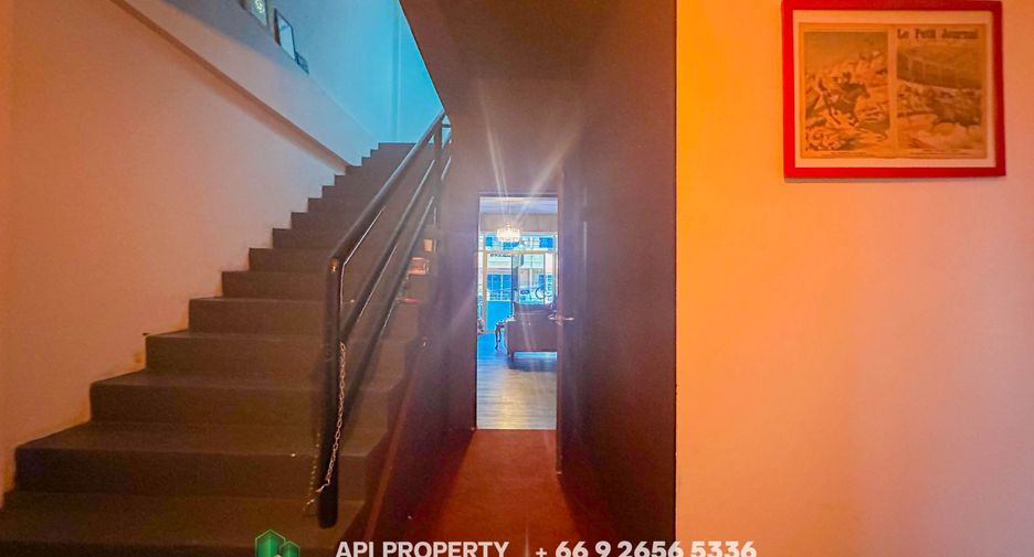 Local comercial en venta de 2 habitaciones en Bang Lamung, Chonburi