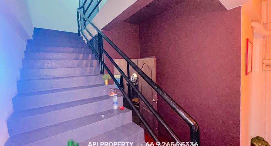 Local comercial en venta de 2 habitaciones en Bang Lamung, Chonburi