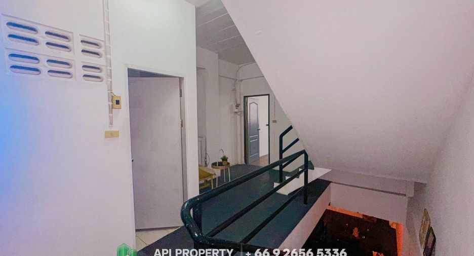 Local comercial en venta de 2 habitaciones en Bang Lamung, Chonburi