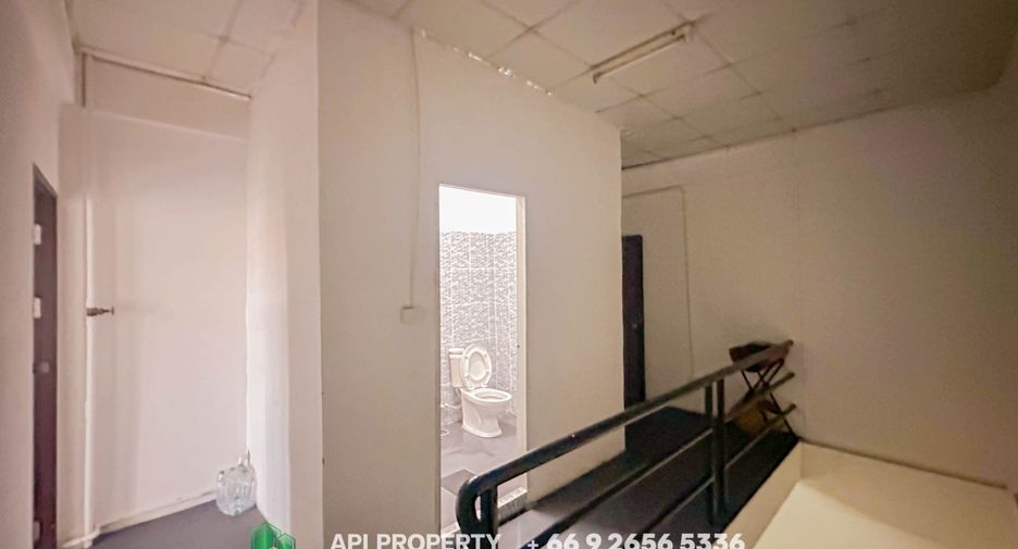 Local comercial en venta de 2 habitaciones en Bang Lamung, Chonburi