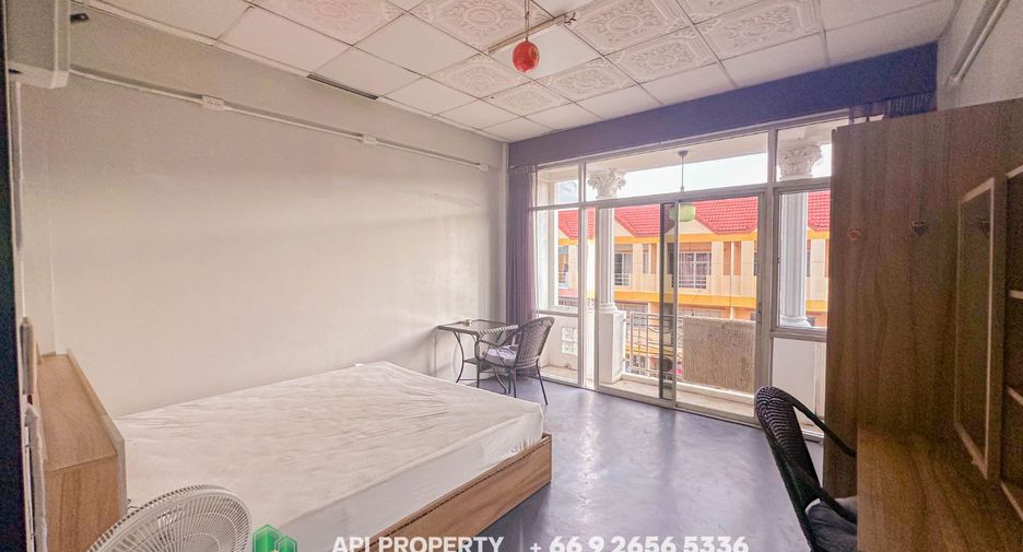 Local comercial en venta de 2 habitaciones en Bang Lamung, Chonburi