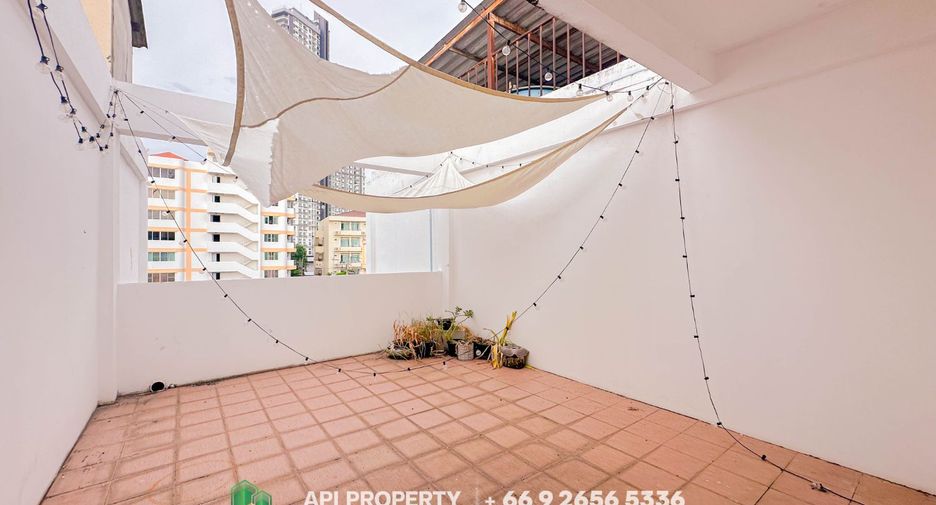 Local comercial en venta de 2 habitaciones en Bang Lamung, Chonburi