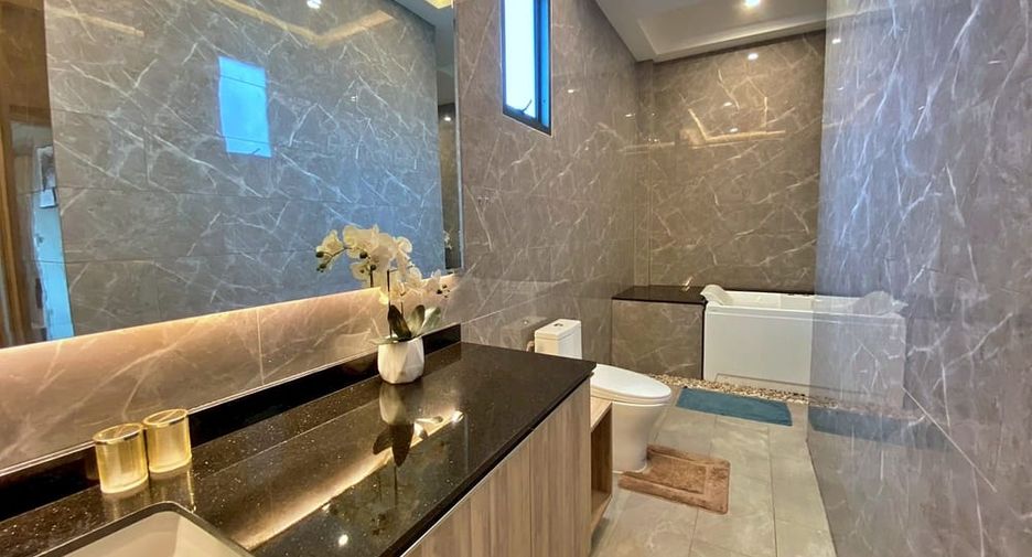 For rent and for sale 4 bedrooms villa in Huay Yai, Pattaya