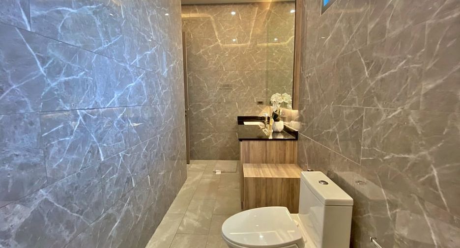 For rent and for sale 4 bedrooms villa in Huay Yai, Pattaya