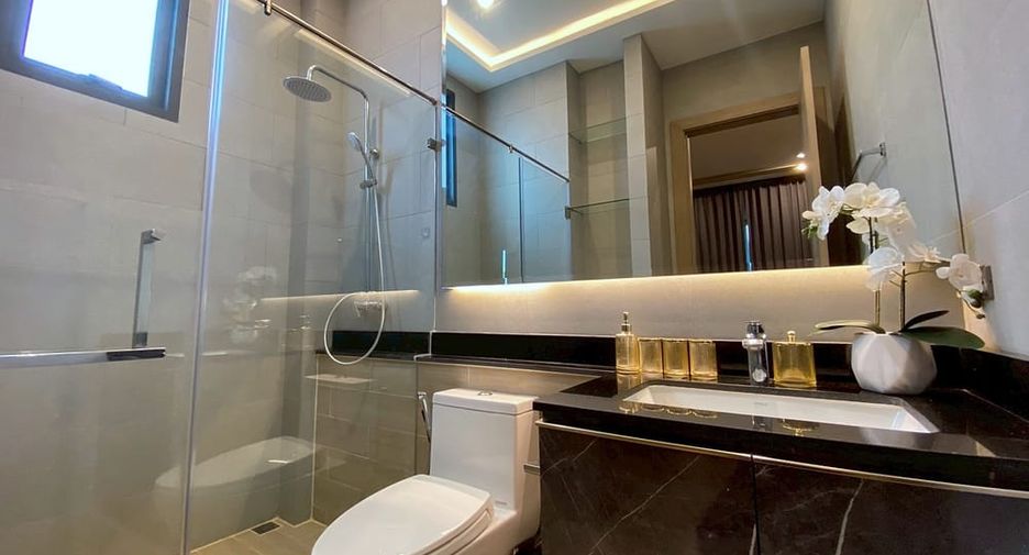 For rent and for sale 4 bedrooms villa in Huay Yai, Pattaya