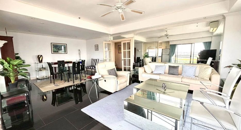 For sale 2 bedrooms condo in Jomtien, Pattaya