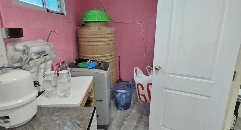 À vendre 3 chambres maison de ville à Mueang Samut Prakan, Samut Prakan