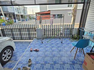 À vendre 3 chambres maison de ville à Mueang Samut Prakan, Samut Prakan