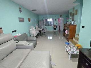 À vendre 3 chambres maison de ville à Mueang Samut Prakan, Samut Prakan