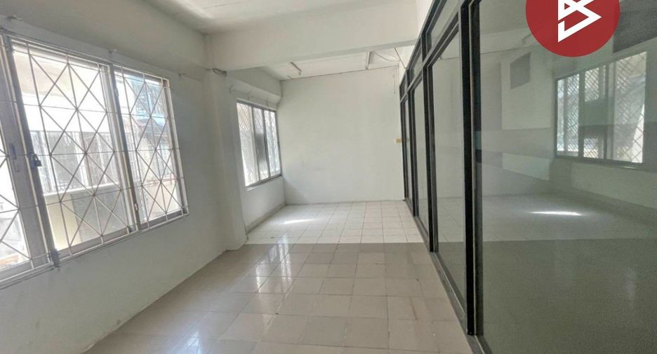 À vendre 6 chambres local commercial à Si Racha, Chonburi