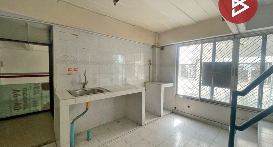 À vendre 6 chambres local commercial à Si Racha, Chonburi