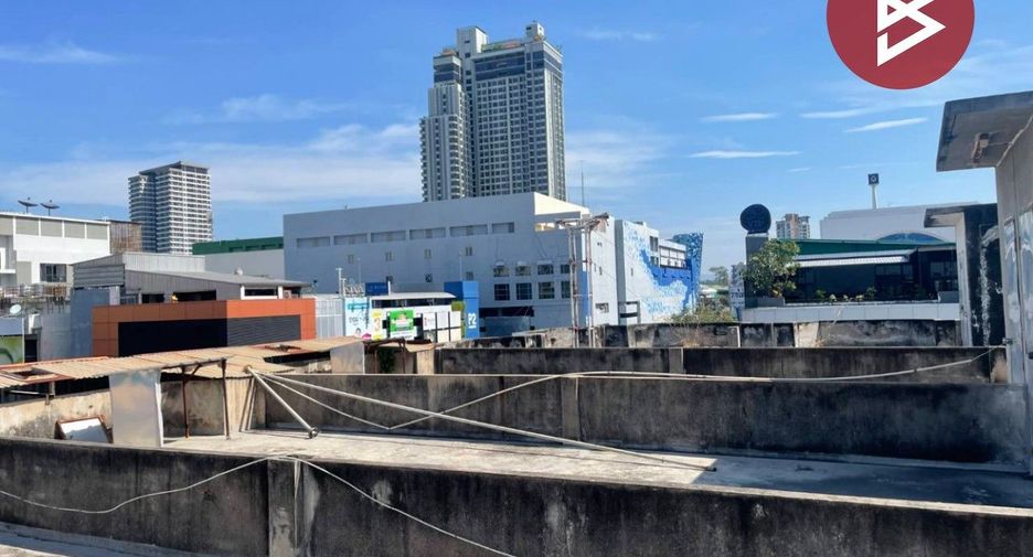 À vendre 6 chambres local commercial à Si Racha, Chonburi