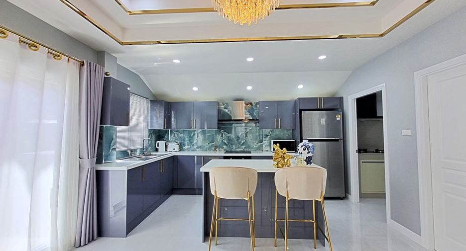 For sale 4 bedrooms villa in Bang Lamung, Chonburi
