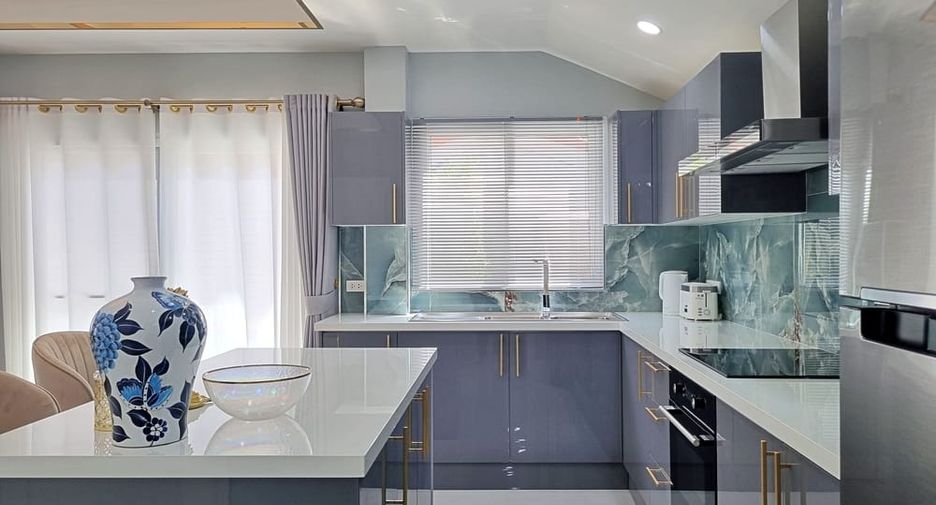 For sale 4 bedrooms villa in Bang Lamung, Chonburi