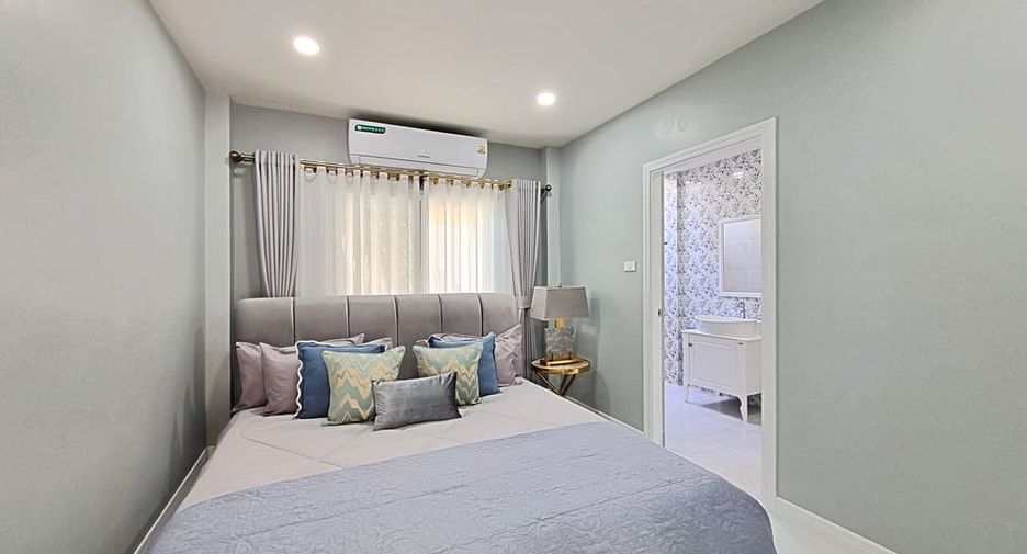 For sale 4 bedrooms villa in Bang Lamung, Chonburi