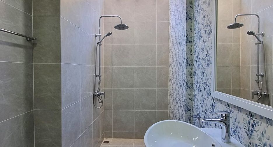 For sale 4 bedrooms villa in Bang Lamung, Chonburi