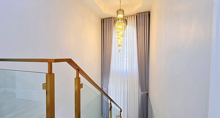 For sale 4 bedrooms villa in Bang Lamung, Chonburi