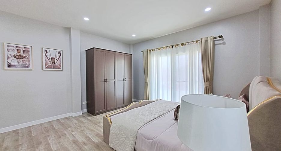For sale 4 bedrooms villa in Bang Lamung, Chonburi