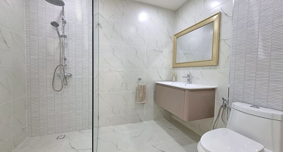 For sale 4 bedrooms villa in Bang Lamung, Chonburi