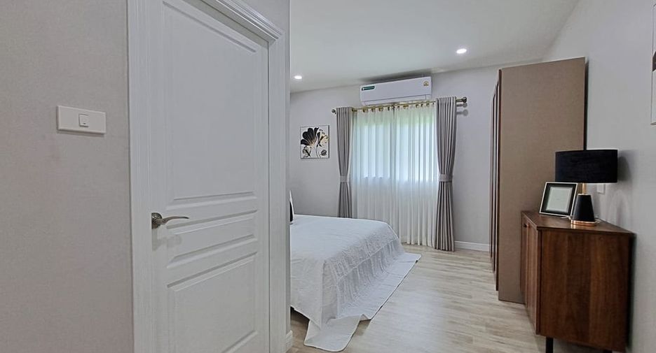 For sale 4 bedrooms villa in Bang Lamung, Chonburi
