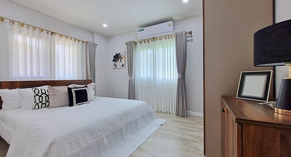 For sale 4 bedrooms villa in Bang Lamung, Chonburi