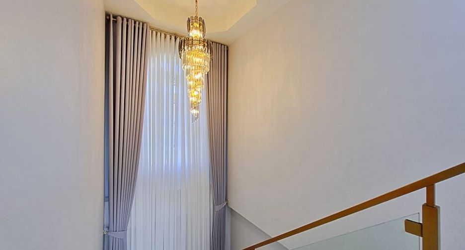 For sale 4 bedrooms villa in Bang Lamung, Chonburi