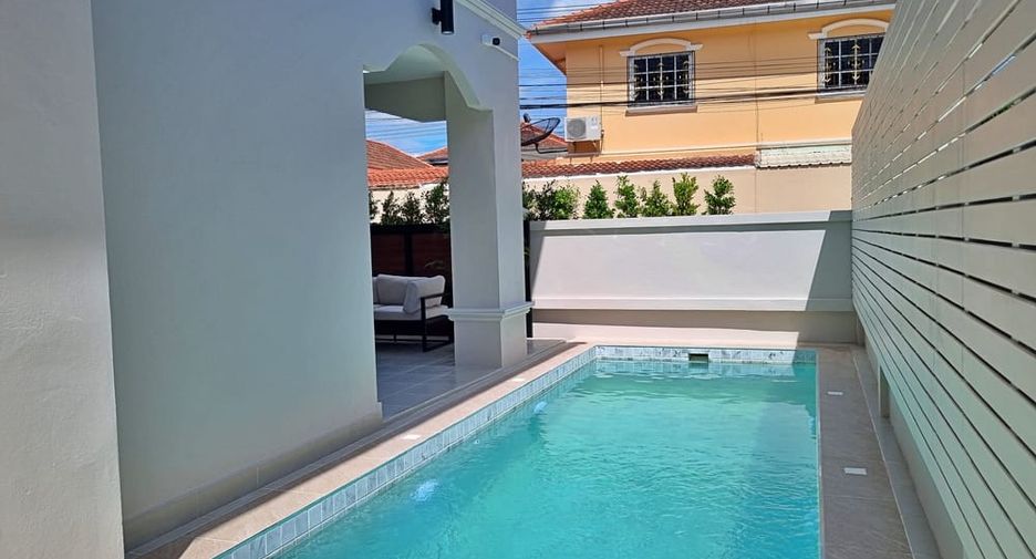 For sale 4 bedrooms villa in Bang Lamung, Chonburi