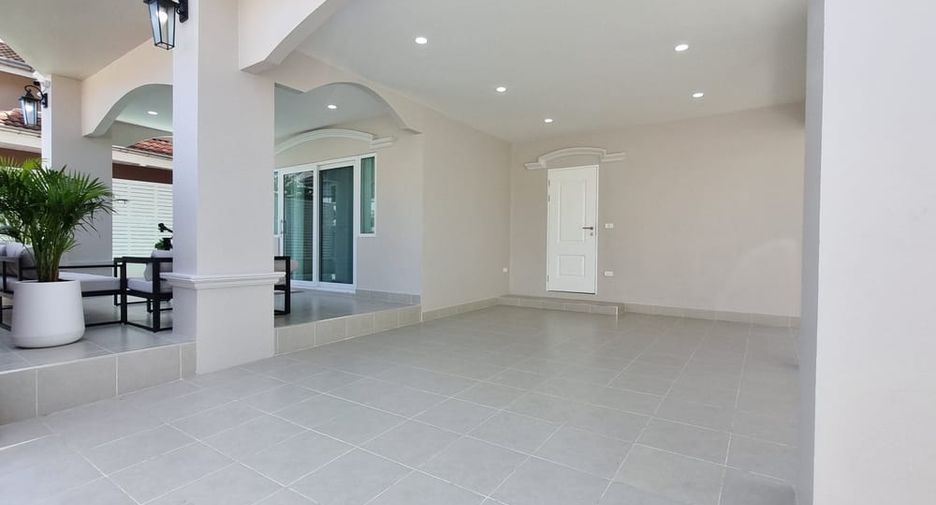 For sale 4 bedrooms villa in Bang Lamung, Chonburi
