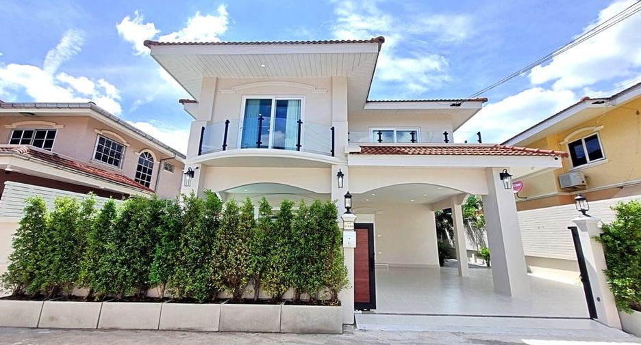 For sale 4 bedrooms villa in Bang Lamung, Chonburi